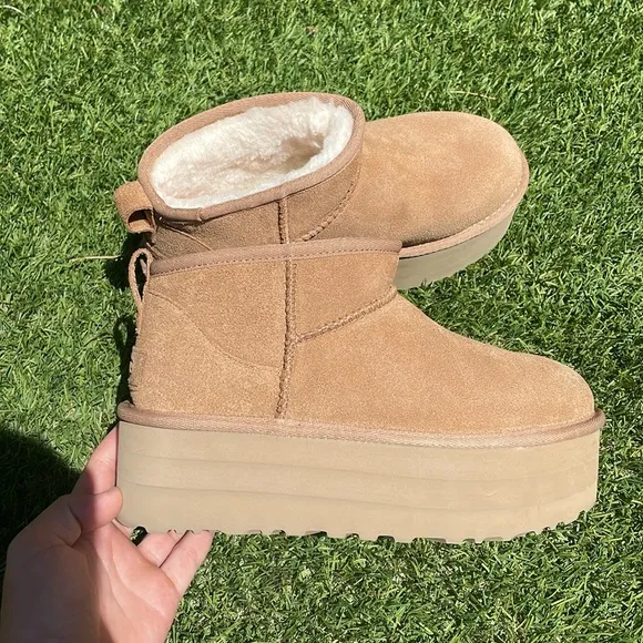 LIKE NEW UGG Platform Classic Ultra Mini Platform Boots!