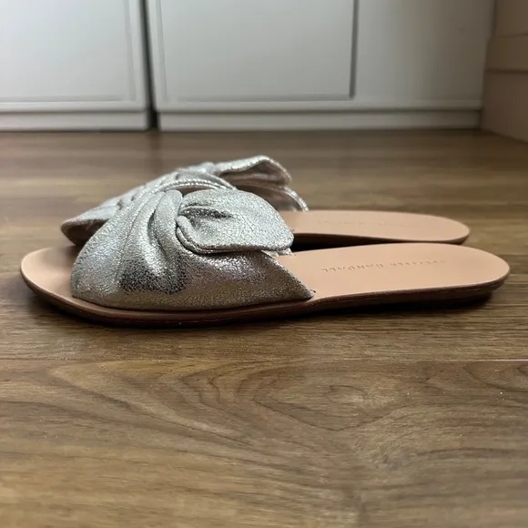 Loeffler Randall Phoebe Silver Leather Knot Flat Sandals, sz 8