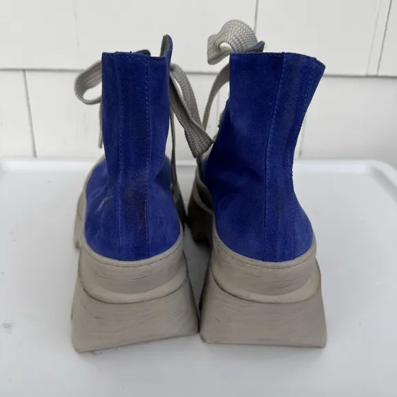 LoFina Lace-Up Suede Chunky Platform Sole Boots Blue size 40