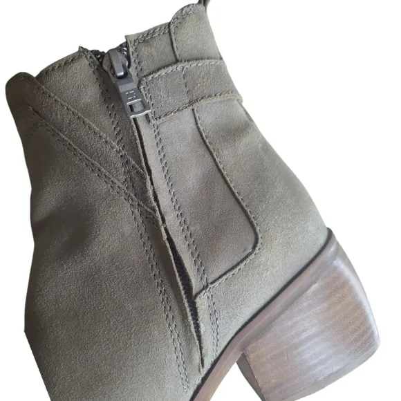 Lucca Lane Pointed Toe Meyna Ankle Boots Suede Taupe Size 7