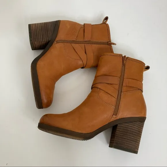 Lucky Brand Women’s Orenza Leather Chunky Heel Buckle Boots 8.5