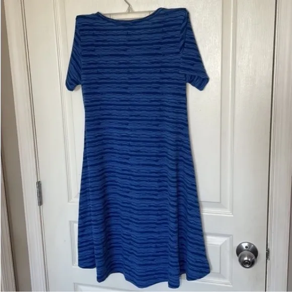 LuLaRoe Midi T-Shirt Dress Blue Navy Carly Zig Zag Straight Line Oversized Comfy