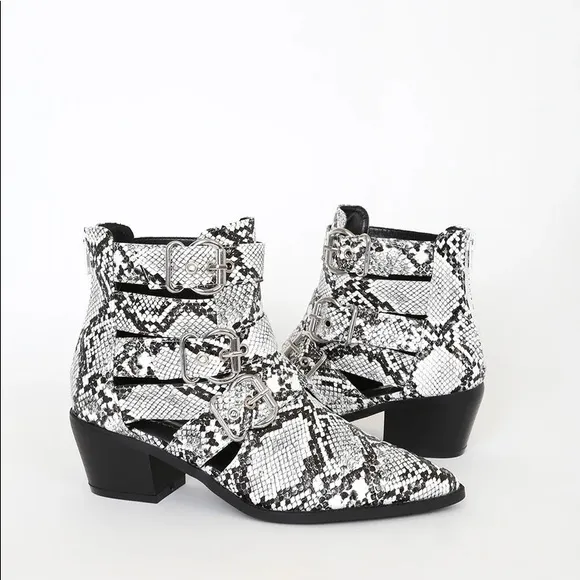 LULUS MISBEHAVE NWT BUCKLE SNAKE ANKLE BOOTIES 7.5
