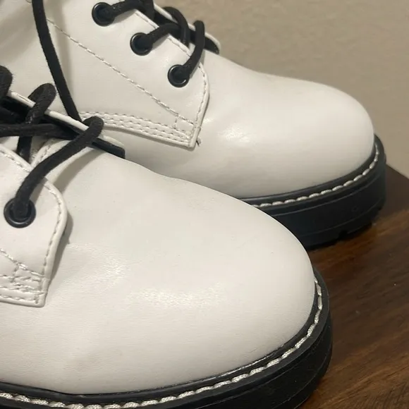 Madden Girl White combat lace up chunky boots size 8.5