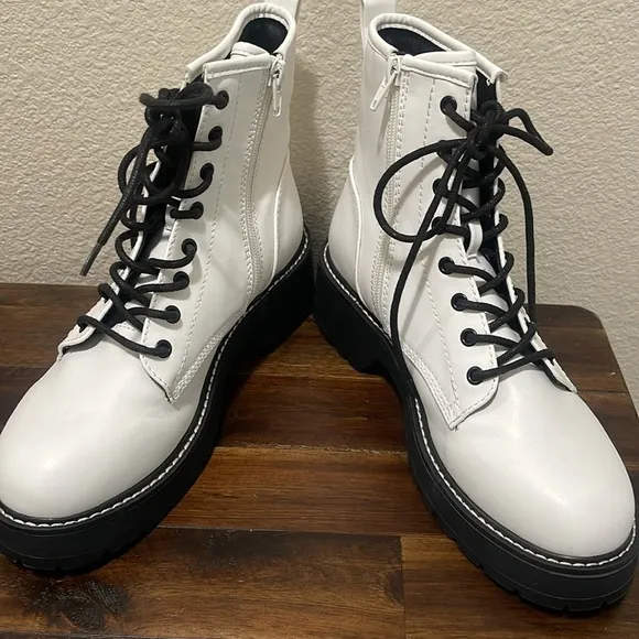 Madden Girl White combat lace up chunky boots size 8.5