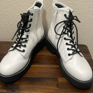 Madden Girl White combat lace up chunky boots size 8.5