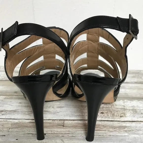 MANOLO BLAHNIK Black Leather Sandals 38
