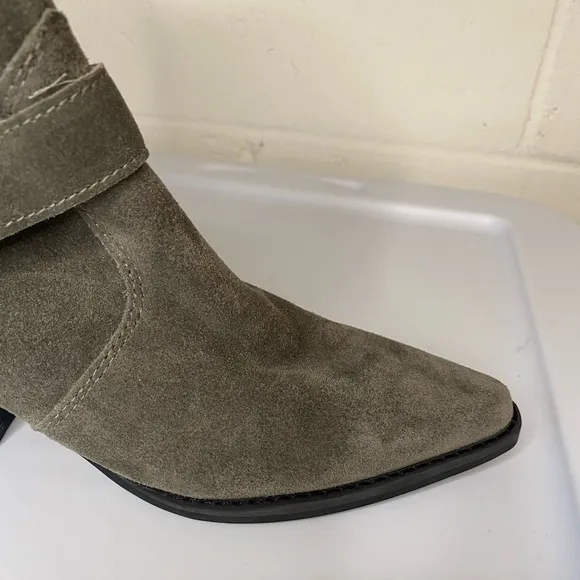 Marc Fisher Grey Leather Suede Halie Harness Moto Ankle Booties Size 6.5