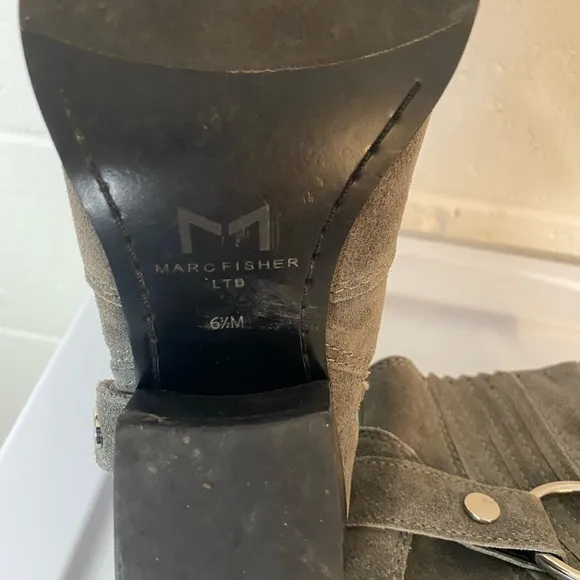 Marc Fisher Grey Leather Suede Halie Harness Moto Ankle Booties Size 6.5