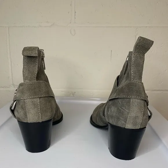 Marc Fisher Grey Leather Suede Halie Harness Moto Ankle Booties Size 6.5