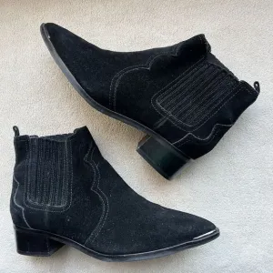 Marc Fisher Yohani Black Suede Ankle Bootie Boots Women 8 M Pointed Toe Western