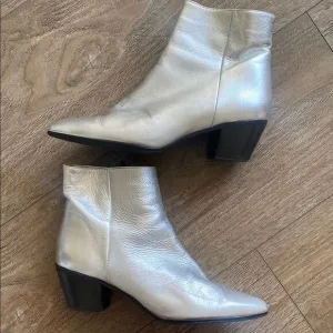 Marc Ellis Silver Leather Western Ankle Boots w Chunky Black Heel