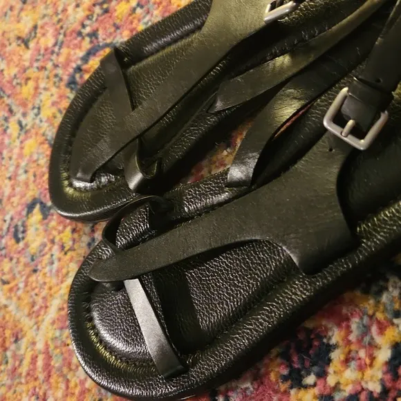 Massimo Dutti padded Sandals size 40