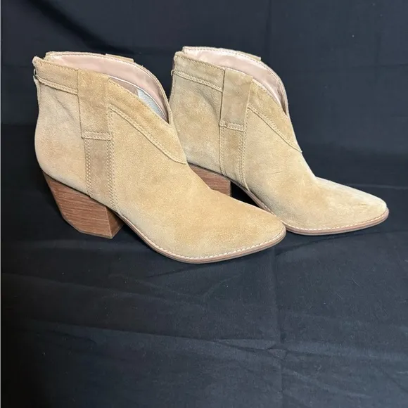 Matisse Footwear Arrow, Western Suede Bootie With Almond Toe.