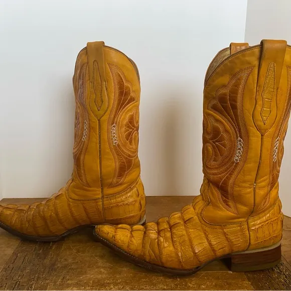 Men's Arango Yellow Crocodile Imitation Print Pointed Toe Cowboy Boots Size 6.5