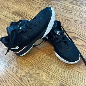 Men’s Nike Lebron Nexxt Generation Basketball Sneakers/Shoes. Size 8.5.