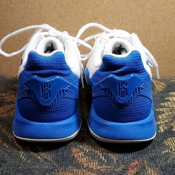 Men's Nike Kyrie Flytrap Ii White/Blue Basketball Sneakers- Size 6