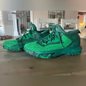 Men’s “suga gee” basketball sneakers