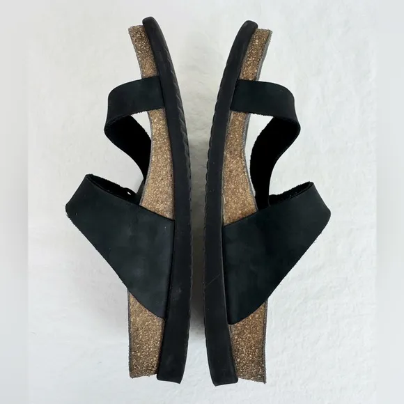 Mephisto Helen Black Nubuck Sandal