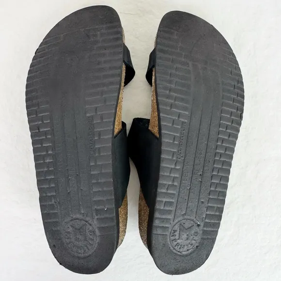 Mephisto Helen Black Nubuck Sandal