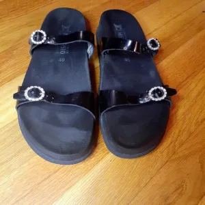Mephisto Noire women's sandals  black patent  Leather W/ Rhinstone Size 100