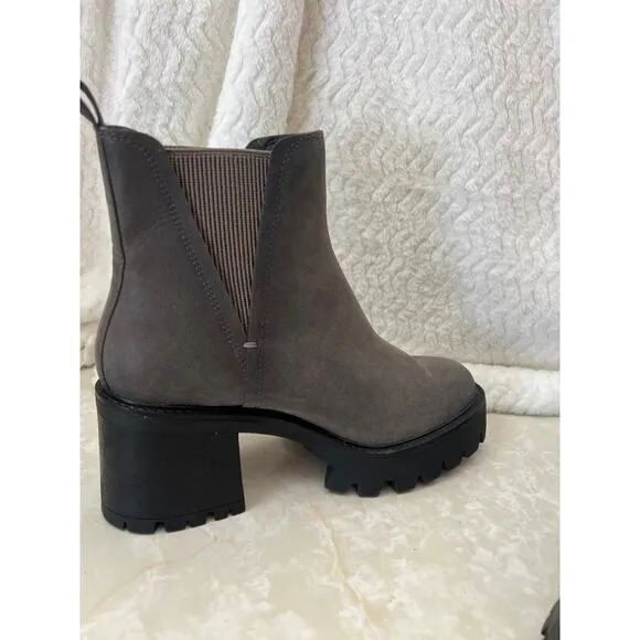 Mia Grey Pull On Chunky Lug Sole Platform Heeled Chelsea Boots Womens 10 US New