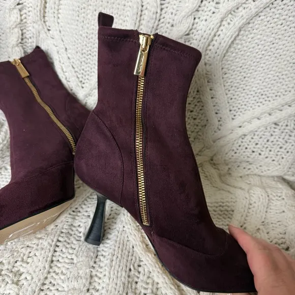 Michael Kors Clara Pointed Toe Ankle Boot Size 7.5