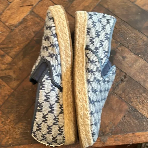 Michael Kors Navy Espedrille Loafers Slip-On Comfort Signature Logo Size 8 💙