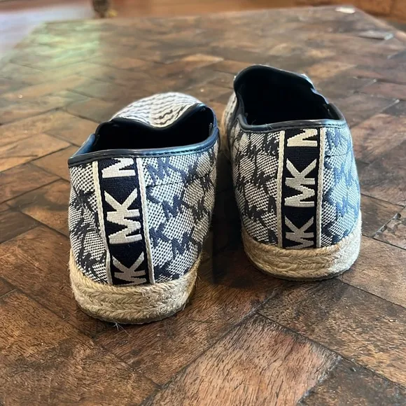 Michael Kors Navy Espedrille Loafers Slip-On Comfort Signature Logo Size 8 💙