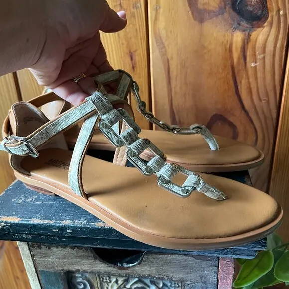 MICHAEL Michael Kors &quot;Darci&quot; Leather Embossed Thong Sandal White Gray Size 8M