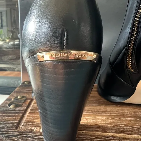 MICHAEL Michael Kors Dover Ankle Boots in Black