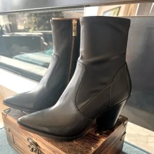 MICHAEL Michael Kors Dover Ankle Boots in Black