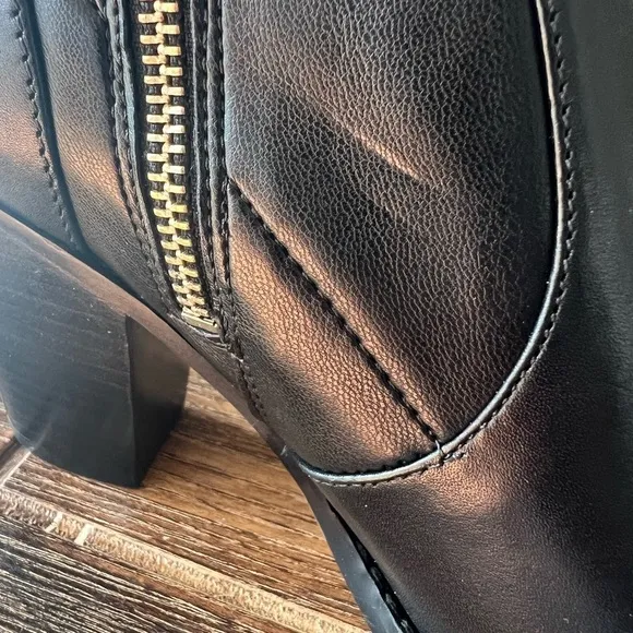MICHAEL Michael Kors Dover Ankle Boots in Black