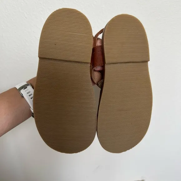 Mikoleon Leather Sandals