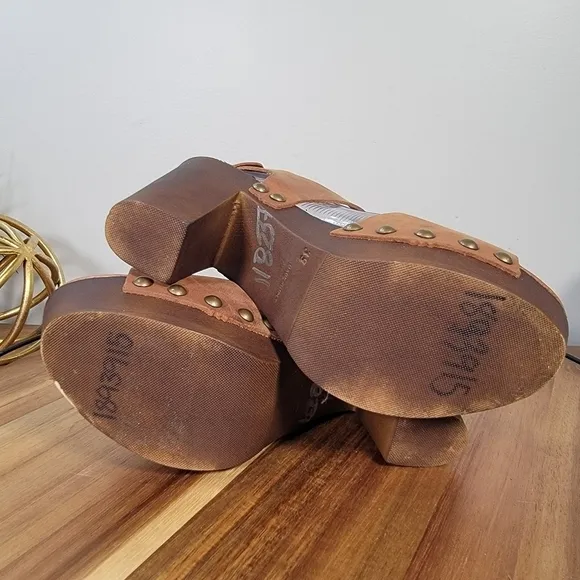Mila Paoli Leather Metal Studs Wood Chunky Platform Heels Clogs sandals Size 39