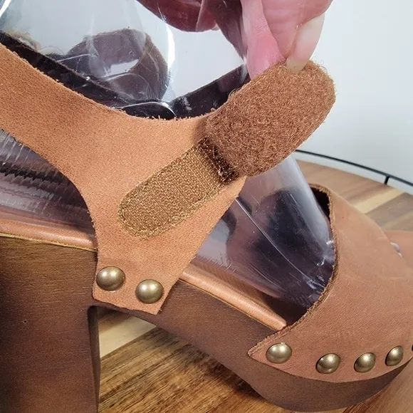 Mila Paoli Leather Metal Studs Wood Chunky Platform Heels Clogs sandals Size 39