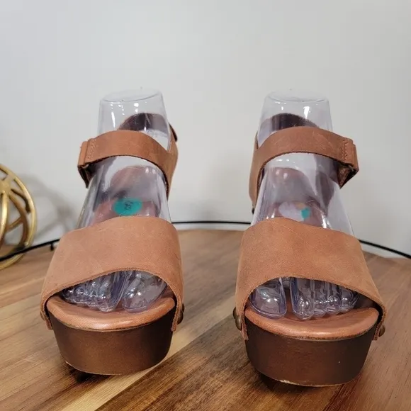 Mila Paoli Leather Metal Studs Wood Chunky Platform Heels Clogs sandals Size 39
