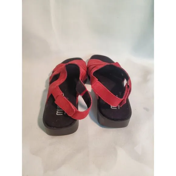 Munro Women's Micah Suede Open Toe Slingback Sandals Red Size 7.5. S71