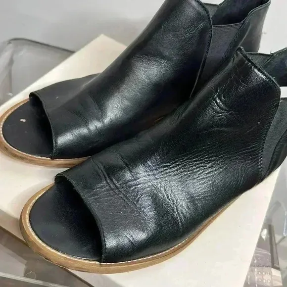 Musse &amp; Cloud Black Leather Ciara Sandals