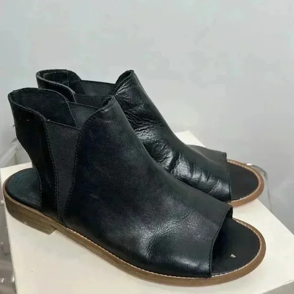 Musse &amp; Cloud Black Leather Ciara Sandals