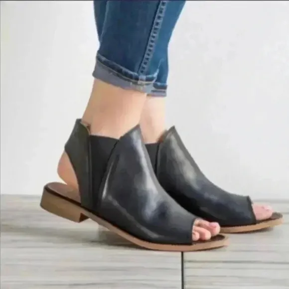 Musse &amp; Cloud Black Leather Ciara Sandals