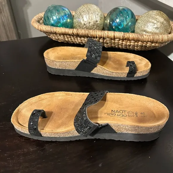 Naot Classic Toe Loop Nevada Sandals Black Size 9