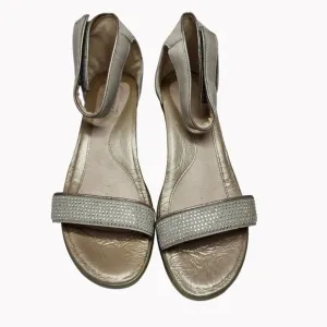 Naot Dress Sandal Women EU39/US8-8.5 Progress Silver Metal Rivet Leather Heels