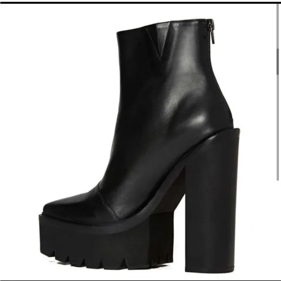 Nasty Gal gothic platform pointed toe demonia lookalike heeled booties size 8