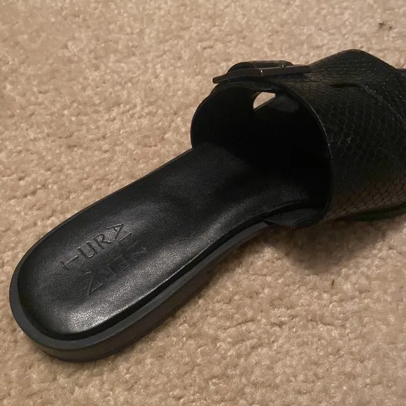 NATURALIZER Women’s Faryn Leather Embossed Slide Sandals Black Size 9