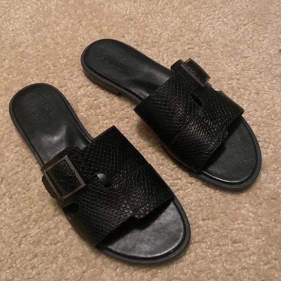 NATURALIZER Women’s Faryn Leather Embossed Slide Sandals Black Size 9