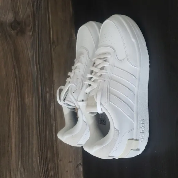 New Adidas Postmove SE White Basketball Sneakers