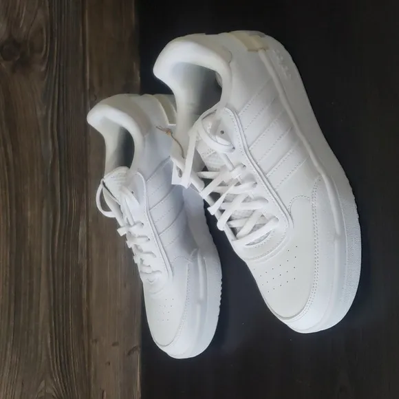 New Adidas Postmove SE White Basketball Sneakers