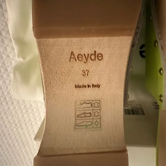 NEW | AEYDE  Bobbie Leather Clog Sandals | Apple 🍏