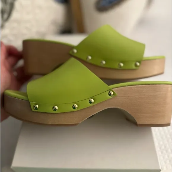 NEW | AEYDE  Bobbie Leather Clog Sandals | Apple 🍏
